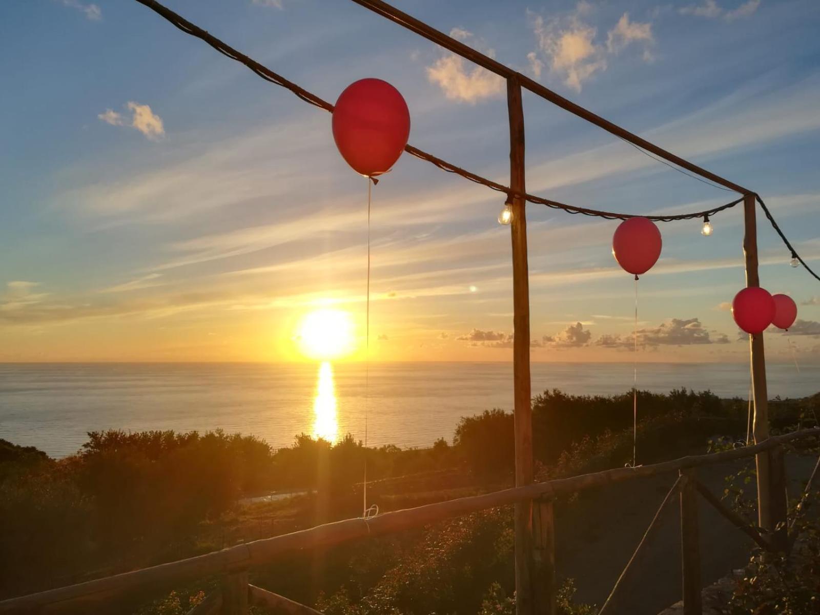 Borgo Rosso Di Sera Resort Сан Лучидо Екстериор снимка