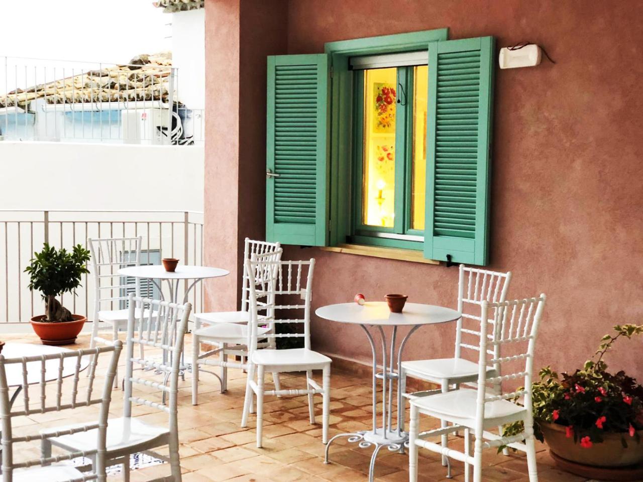 Borgo Rosso Di Sera Resort Сан Лучидо Екстериор снимка
