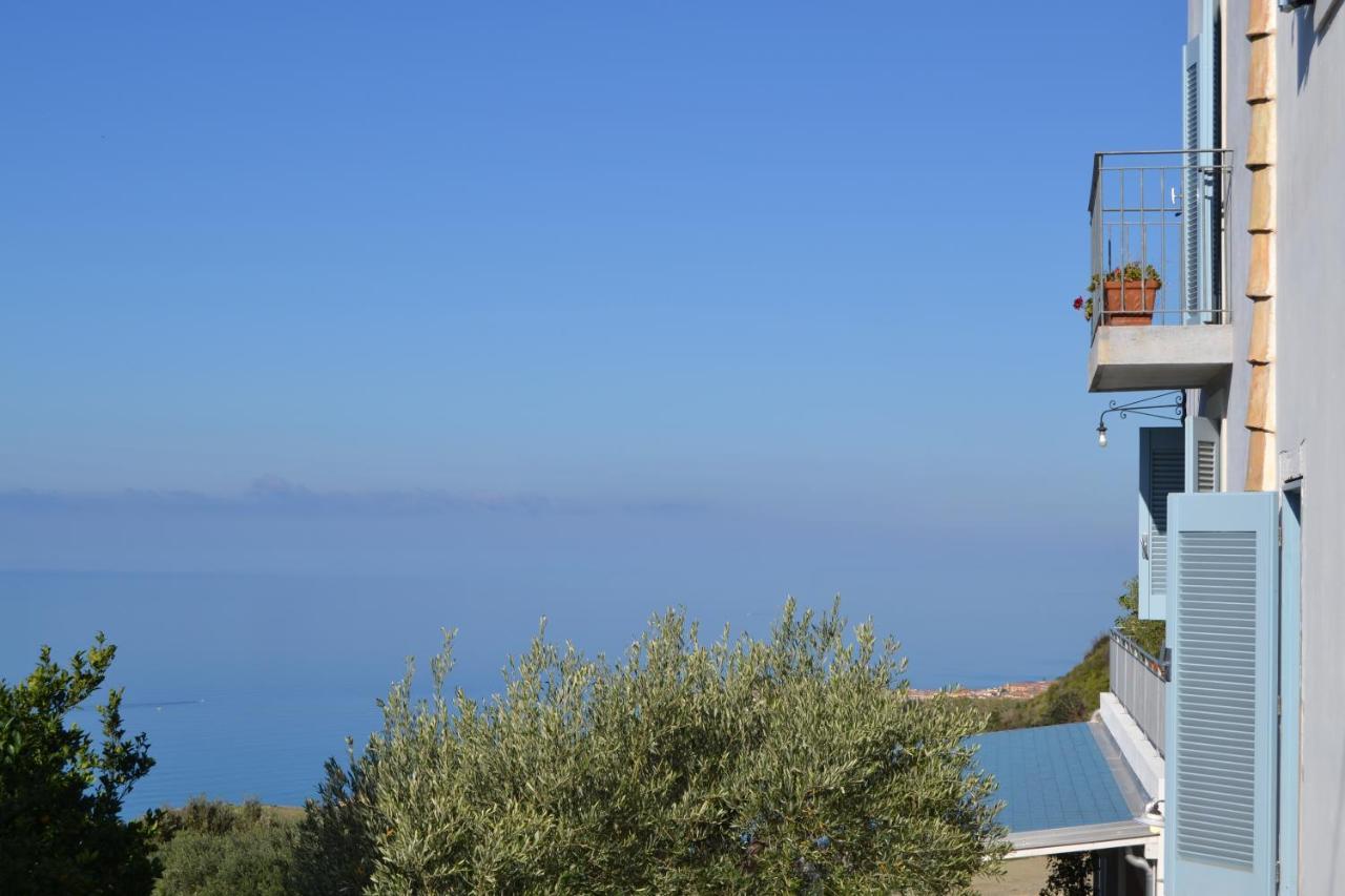 Borgo Rosso Di Sera Resort Сан Лучидо Екстериор снимка