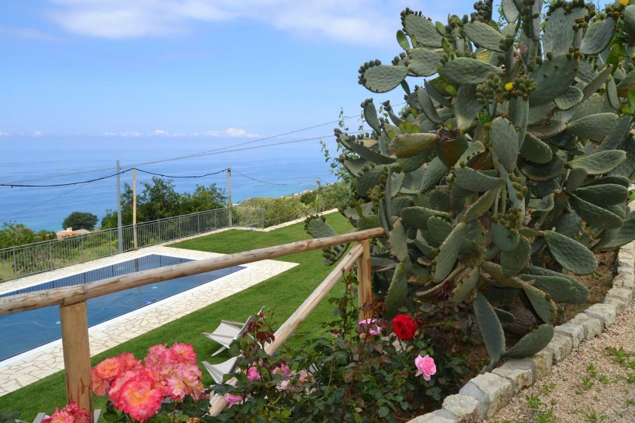 Borgo Rosso Di Sera Resort Сан Лучидо Екстериор снимка
